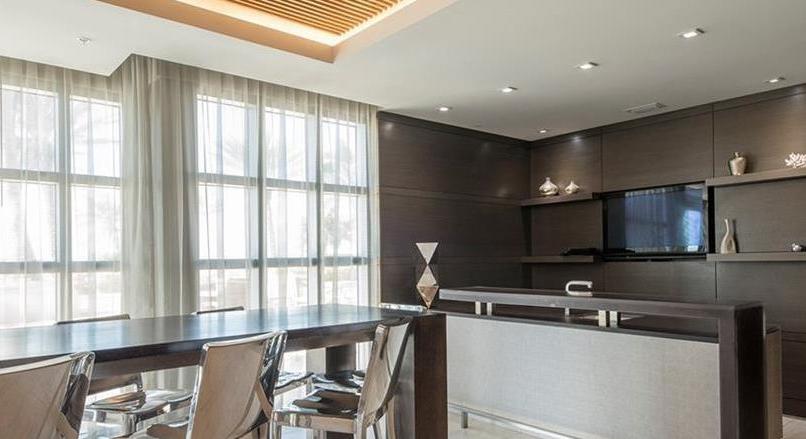 3000 Oasis Grand BLVD #1007