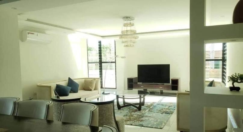 5 BEDROOMS STANDALONE WITH LARGE YARD AND POOL