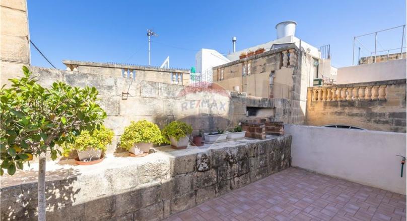 MOSTA - HOUSE OF CHARACTER