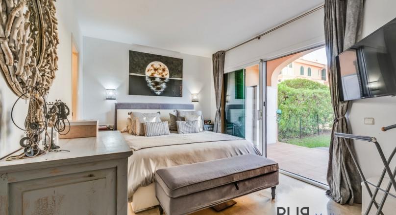 Apartment. Above Port Adriano. In the middle of the lively southwest.