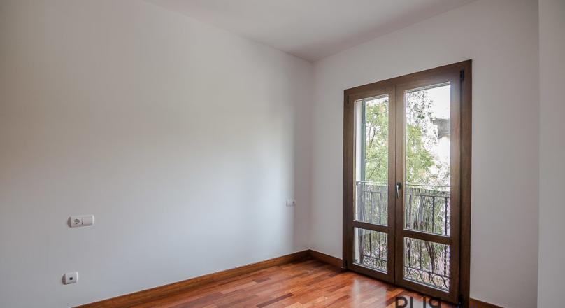 Santa Catalina. Apartment. Rehabilitated. With parking. With terrace.