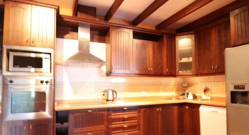 independent villa 400 m from the beach