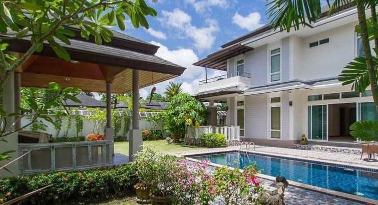 REDUCED - OFFER-3 bedroom pool