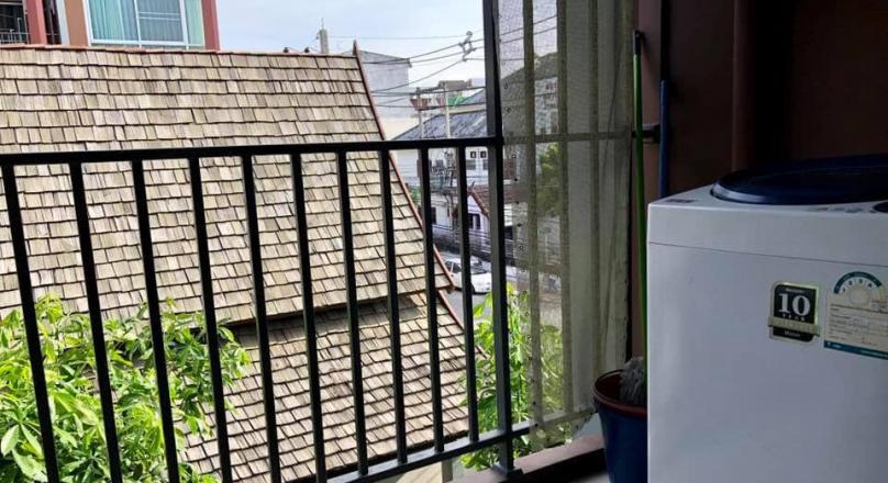 A 61 Sq M Two bedrooms apartment on 4floor with Swimming pool view at D’Vieng condo