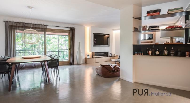Palma. Old town. Large apartment. Completely renovated. With garage space.