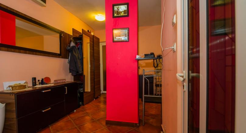 Detached in green ambiance, sunny positioned, Brasov
