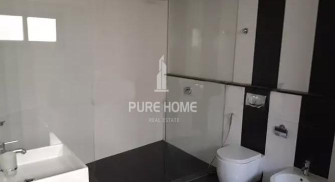 NO Commission and One Month Free - STYLISH Two Bedrooms Apartment