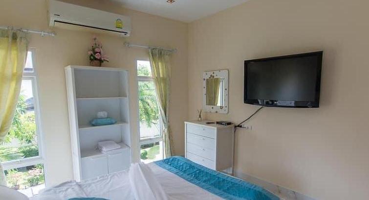 REDUCED - OFFER-3 bedroom pool