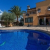 Feel good on mallorquin. A stone's throw to Palma and the airport. And a lot of space. 