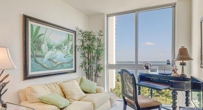 3000 Oasis Grand BLVD #1007