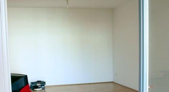 DÜSSELDORF. FOR RENT: Spacious 2 room apartment. Underground parking space. Elevator. Balcony...