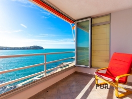 Apartment. Sea views. Renovated. 215,000 euros. Bargain. Clear.