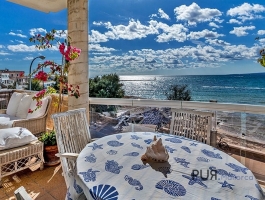 Apartment. Ciudad Jardin. On the outskirts of Palma. To jump in. Into the sea.