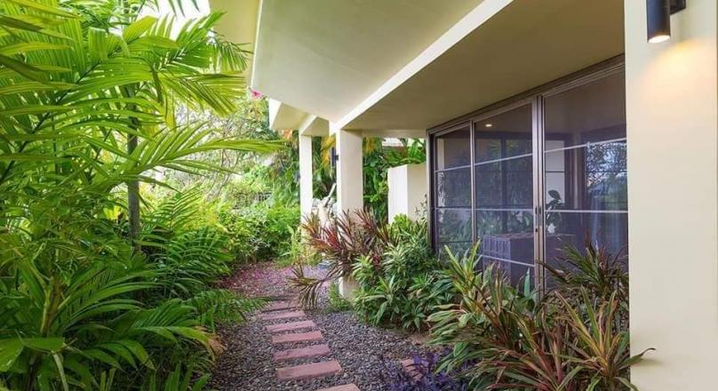 Phuket Quality Real Estate has the pleasure to present you with a beautiful 4 bedroom 6 bathroom villa