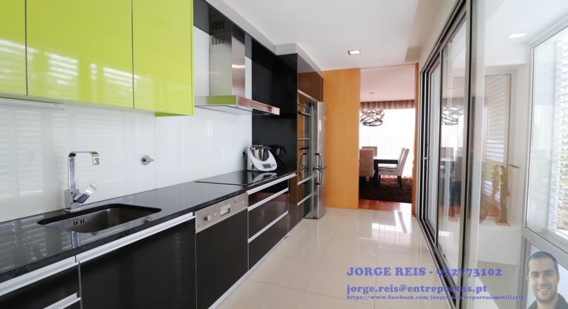 LUXURY CONTEMPORARY HOUSING WITH GARDEN, PÓVOA DE VARZIM