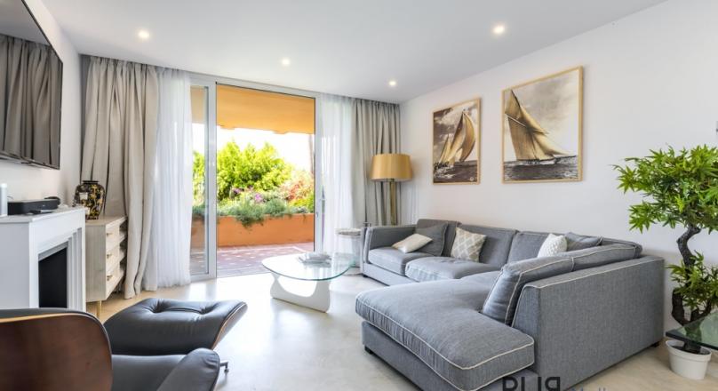 Big apartment. Completely renovated. Luxurious facility. Short ways to golf and in the hotspots.