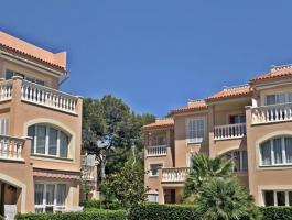 Not just for golf lovers. Santa Ponsa. Apartment. Quiet garden location.