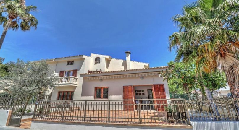 Investment. Port d'Alcudia. Villa. Holiday rental license.