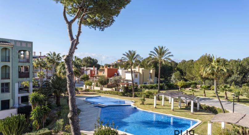 Santa Ponsa. Between the golf courses and Port Adriano. Apartment. Fully furnished.