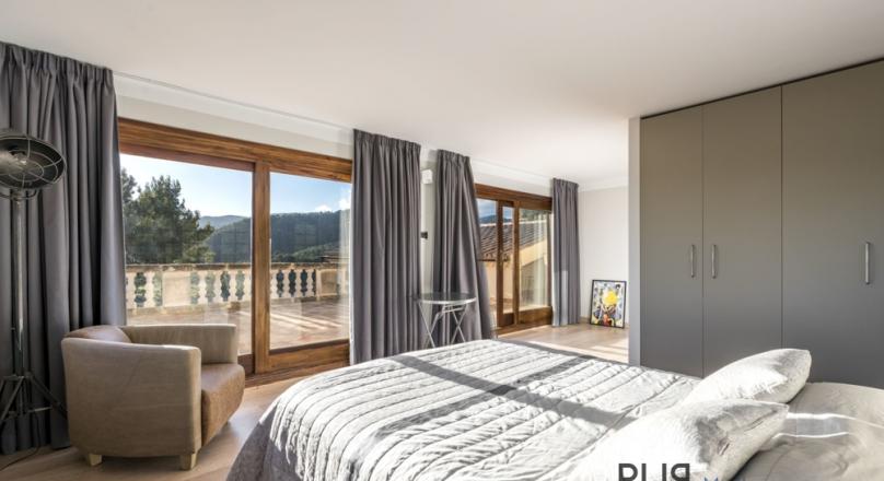 Mallorca PUR. A property. In Establiments. Something special. No. Much more.