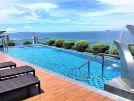 Amazing rooftop pools at Peak Towers - Floor 12 studio - Pattaya property for sale or rent