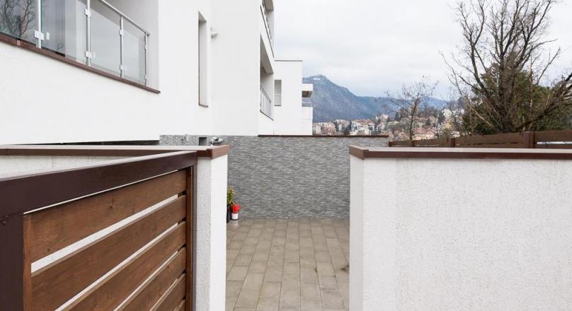 Precious property, own yard, semi-central, Brasov