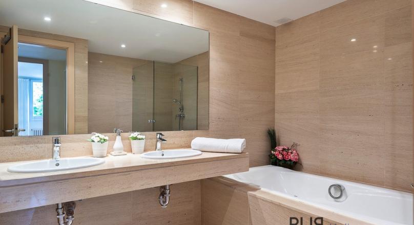 Sol Mallorca. An apartment. A plant. A word. Sophisticated.