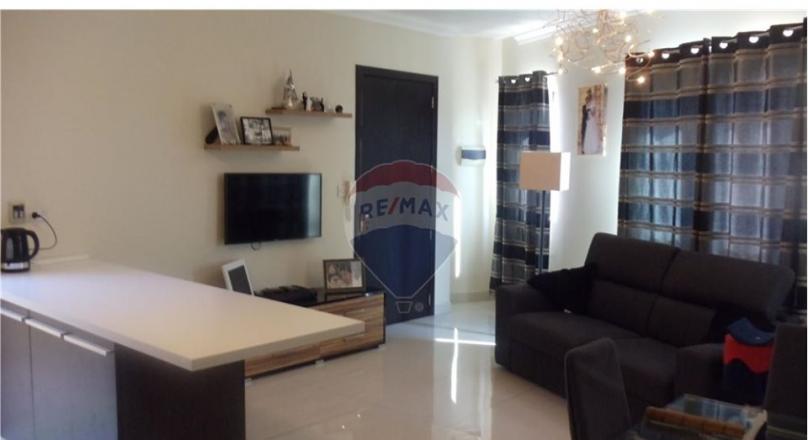 FGURA - APARTMENT Well priced and must be seen. !