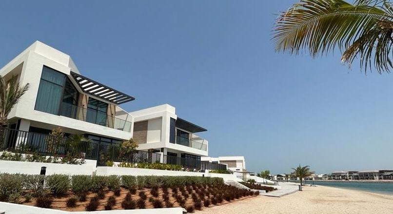 Spacious Luxury Villa with Supreme Amenities and Beachfront View