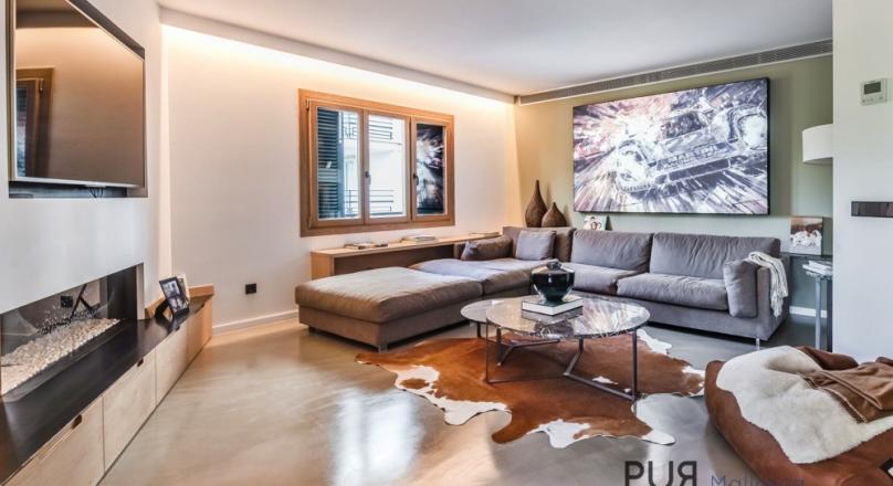 Palma. Old town. Large apartment. Completely renovated. With garage space.
