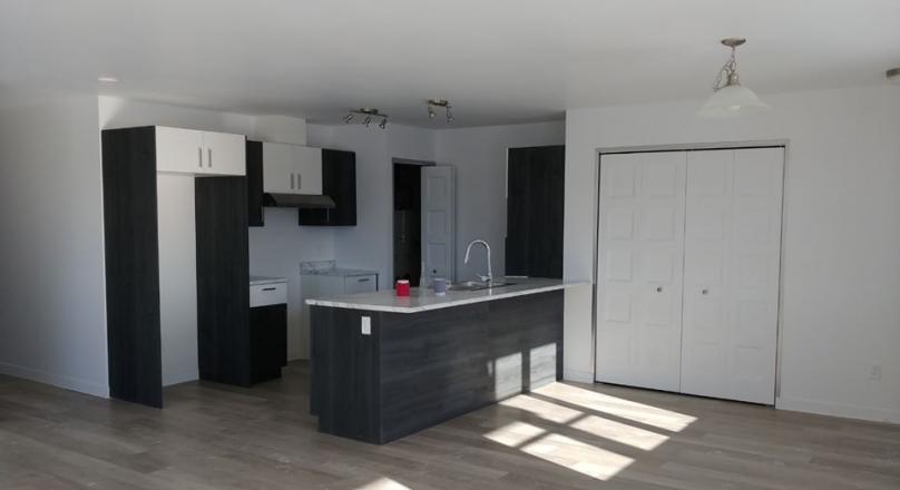 ROCK FOREST AREA - NEW HIGH QUALITY OPEN CONSTRUCTION.