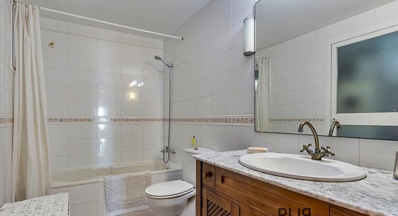 Apartment. Ciudad Jardin. On the outskirts of Palma. To jump in. Into the sea.