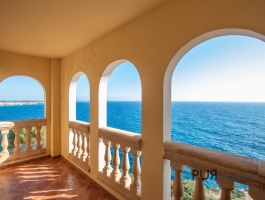 Enjoy the south. Vallgornera. Apartment. 1st sea line. Sea view. Sea access. 