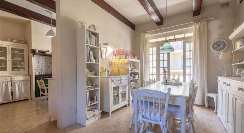 MOSTA - HOUSE OF CHARACTER