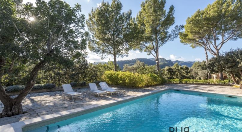 Mallorca PUR. A property. In Establiments. Something special. No. Much more.
