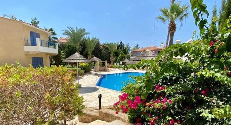 1 bedroom Regina Gardens for Long term