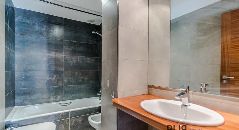 Santa Catalina. Apartment. Rehabilitated. With parking. With terrace.