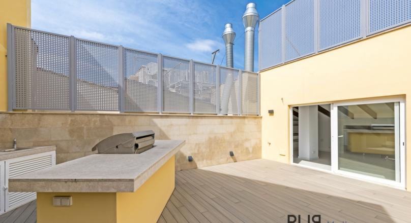 Placa Major. Penthouse. Roof terrace. Total redone. More does not have to be said.