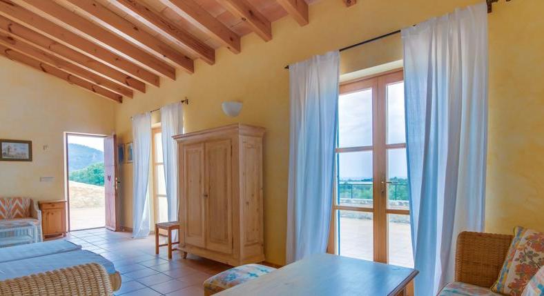 Finca with sea view, guest apartment and vacation rental license