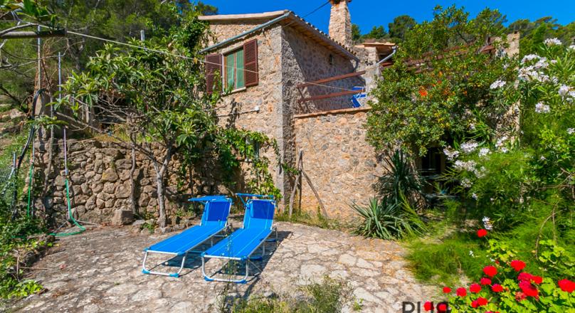 Cala Deia. Your new house beach. A house. A truly rare offer. Mallorca PUR.