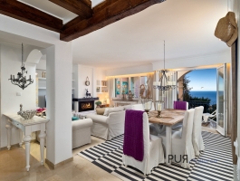 A very special apartment. In Santa Ponsa. Sea view. And a special kind of equipment