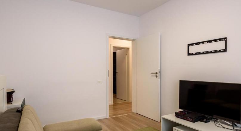 Precious property, own yard, semi-central, Brasov